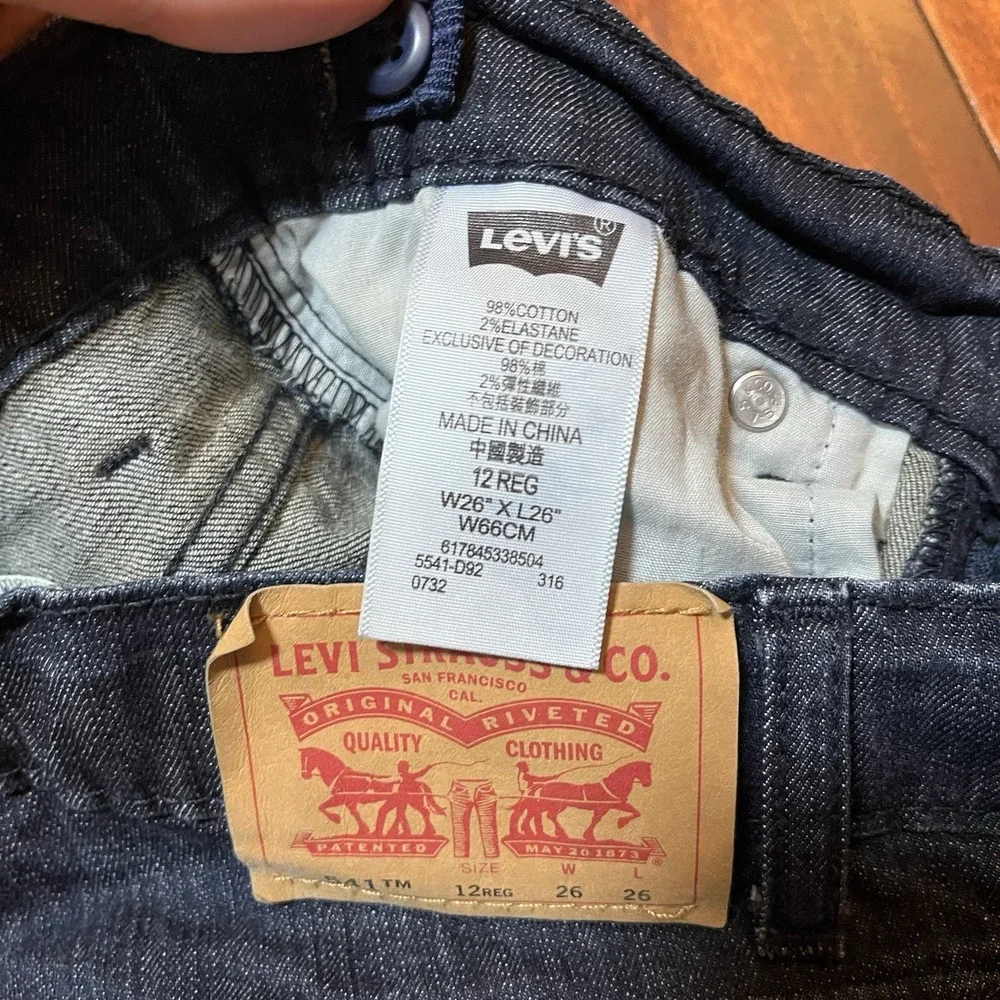 Levis preowned good